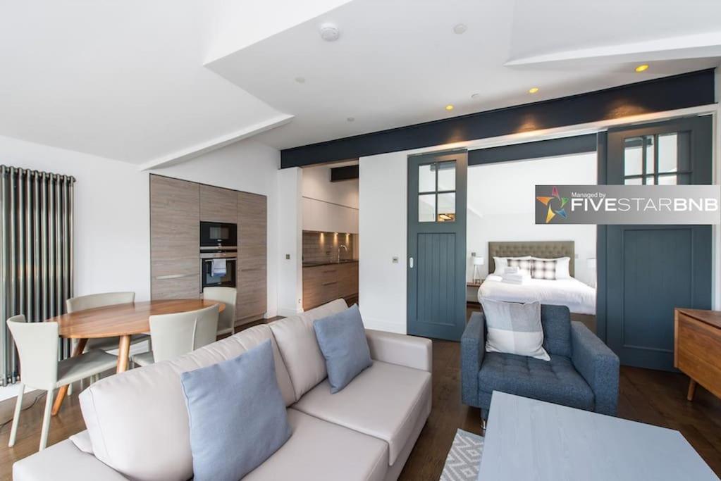 Cool Urban Apartment With Stunning Castle Views EDI Exterior foto