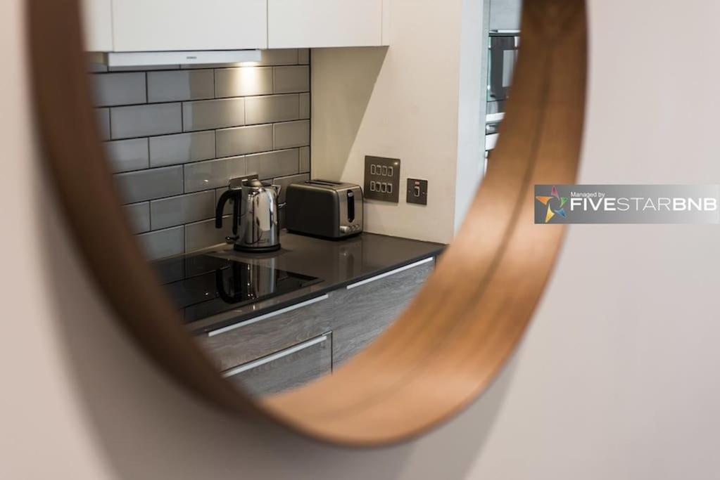 Cool Urban Apartment With Stunning Castle Views EDI Exterior foto